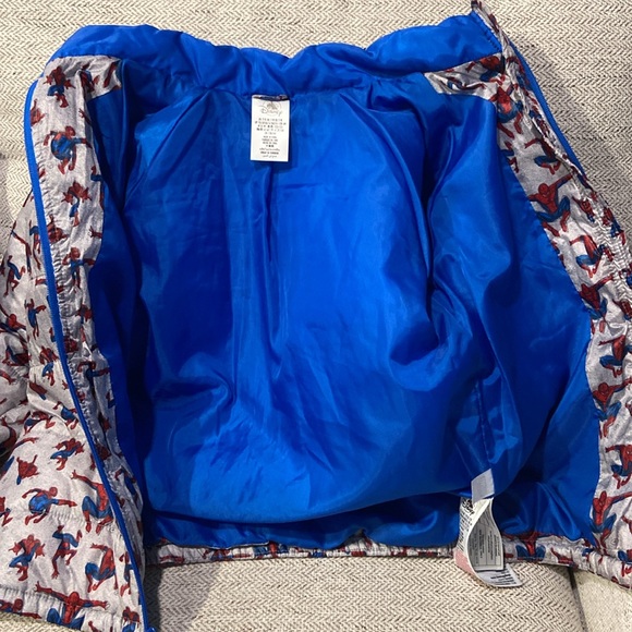 Disney store marvel Spider-Man puffer jacket size 7-8 EUC! - Picture 6 of 8